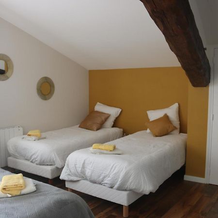 Hotel "Les Peyres" Lamothe-Landerron Exterior foto