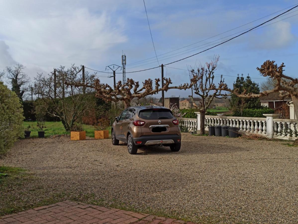 Hotel "Les Peyres" Lamothe-Landerron Exterior foto
